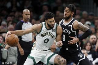 体现出他作 体现出他作