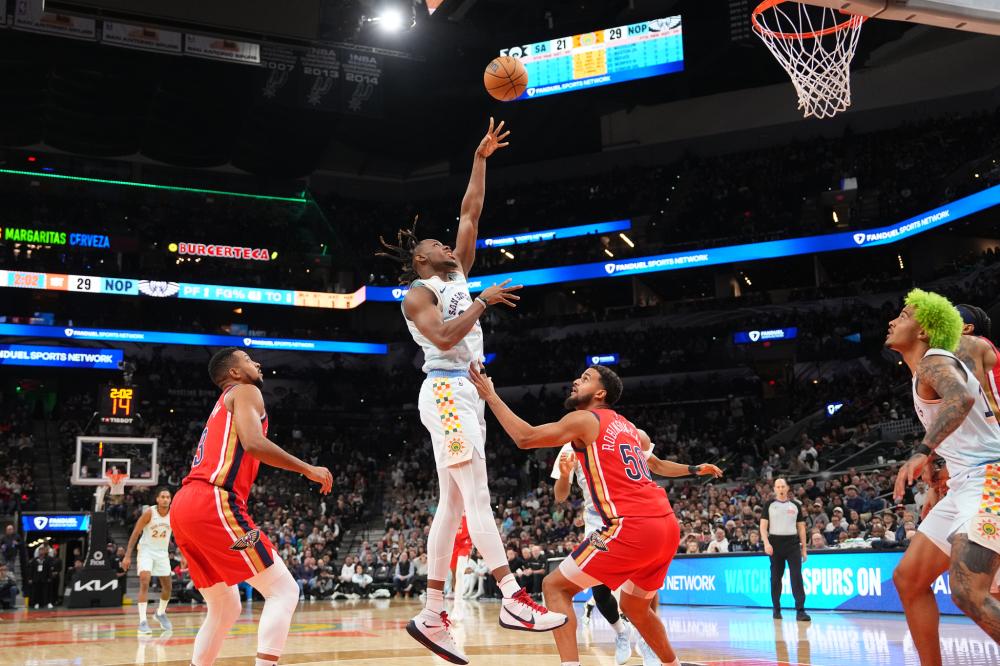 国足摆脱困 国足摆脱困